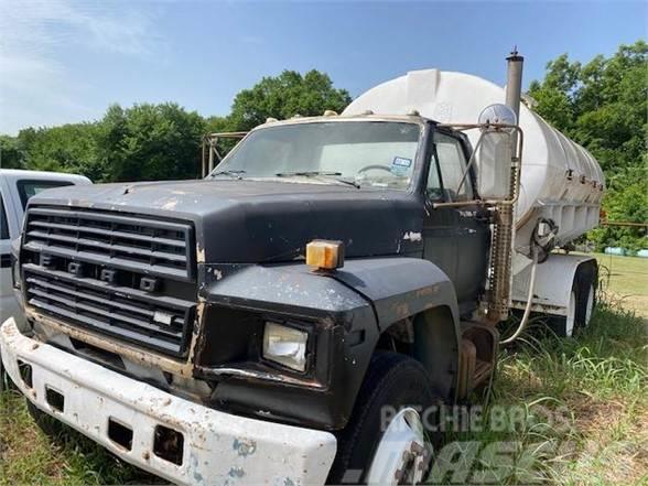 Ford F800 Camiones cisternas