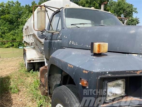 Ford F800 Camiones cisternas