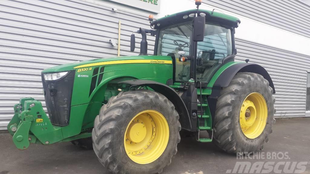 John Deere 8320 Tractores