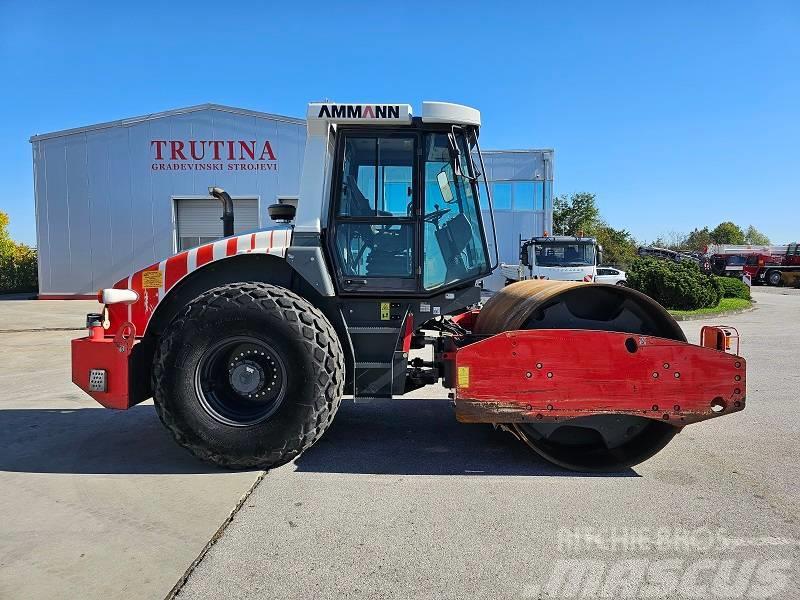 Ammann ASC 110 Rodillos de un solo tambor