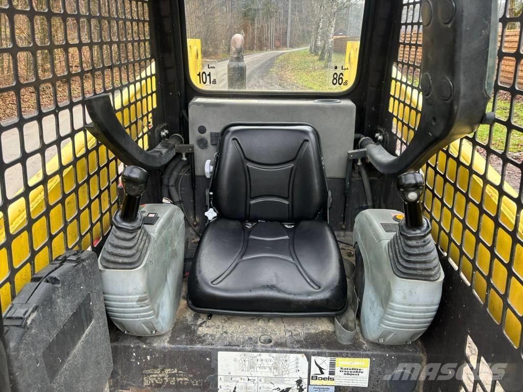 Komatsu SK 714 Minicargadoras