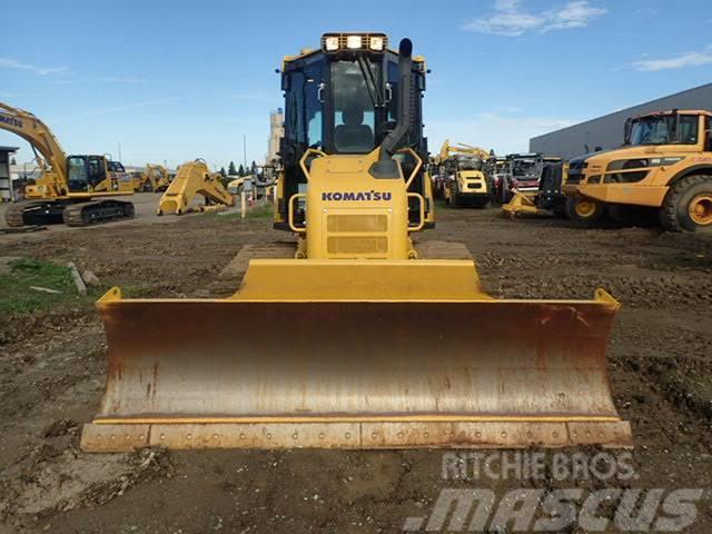 Komatsu D37PX-24 Buldozer sobre oruga