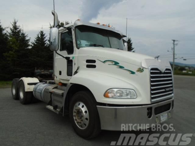 Mack CXU 613 Camiones tractor