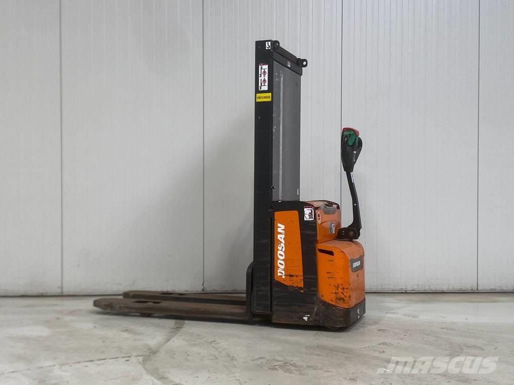 Doosan BSL13S-7C Montacargas manual