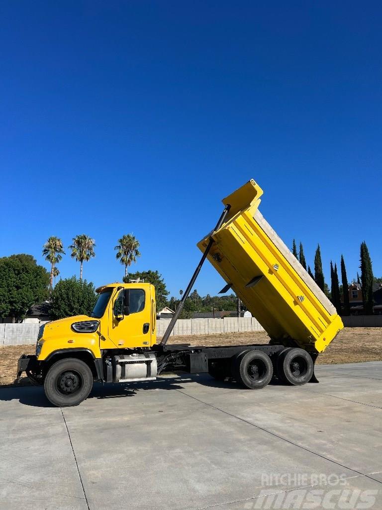 Freightliner 114 SD Bañeras basculantes usadas