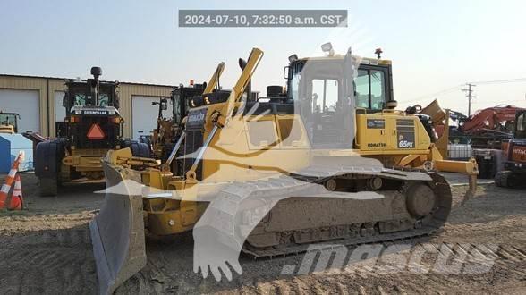 Komatsu D65PX Buldozer sobre oruga