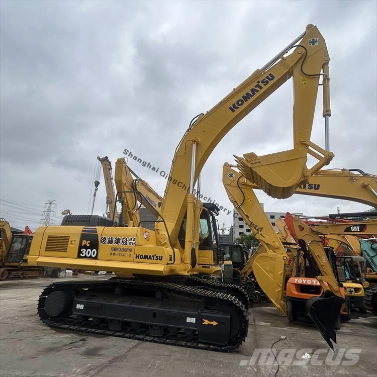 Komatsu 300-8 Excavadoras sobre orugas