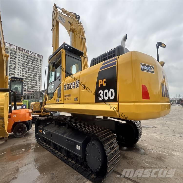 Komatsu 300-8 Excavadoras sobre orugas