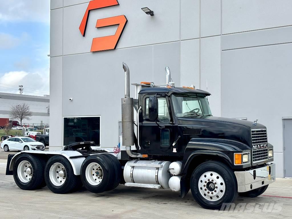 Mack CHN 613 Camiones tractor