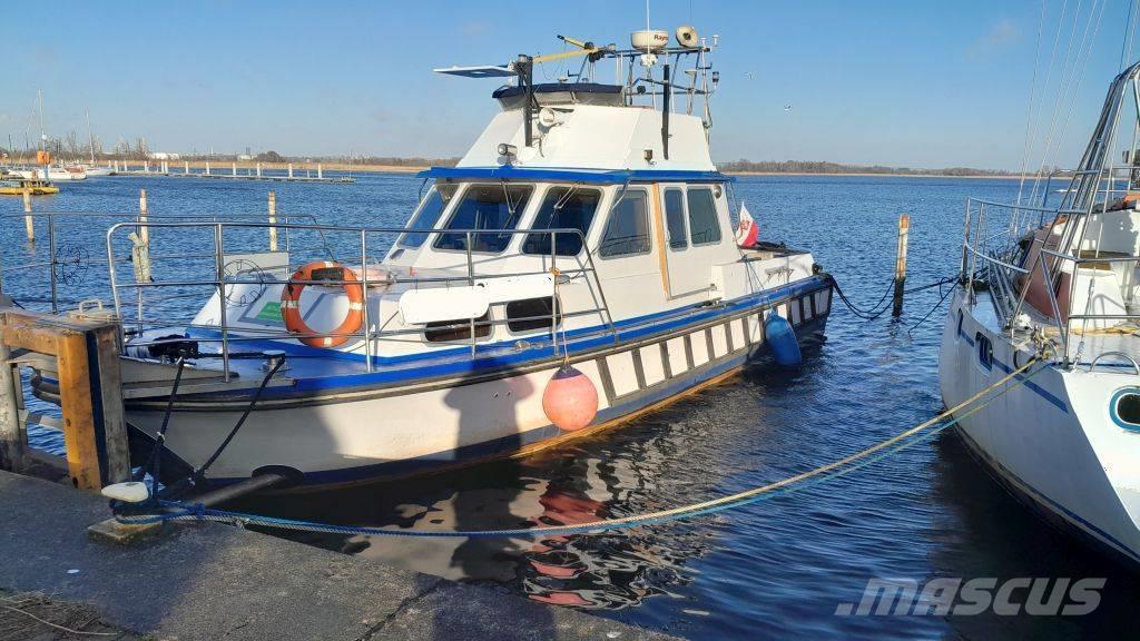  Łódź motorowo-robocza Barcos / barcazas de carga