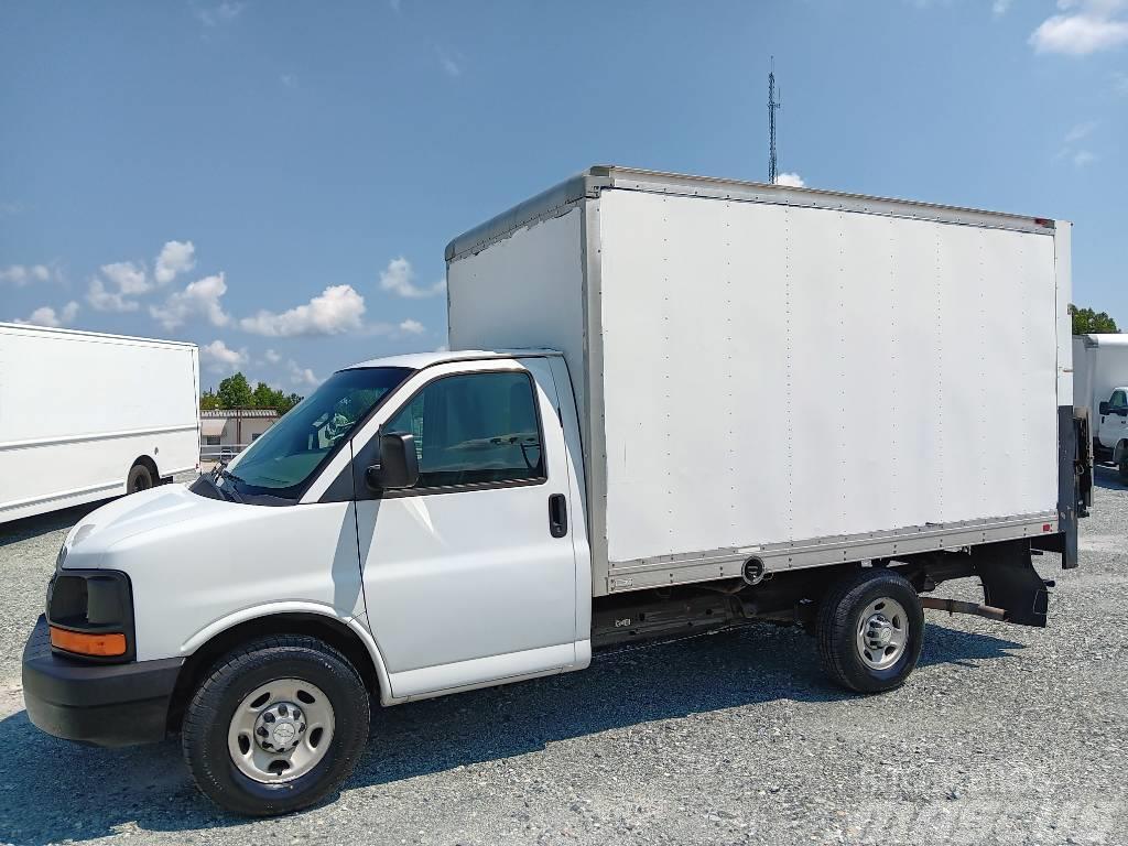 Chevrolet Express 3500 Camiones con caja de remolque