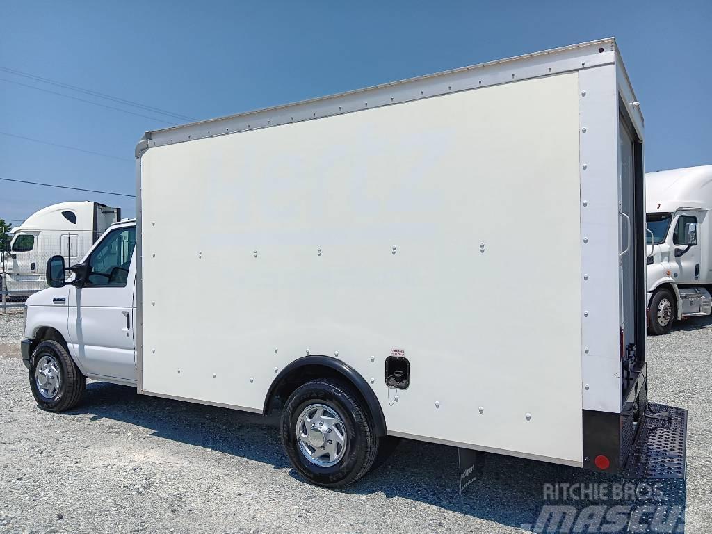 Ford E 350 Camiones con caja de remolque