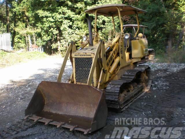 Mitsubishi BS3F Buldozer sobre oruga