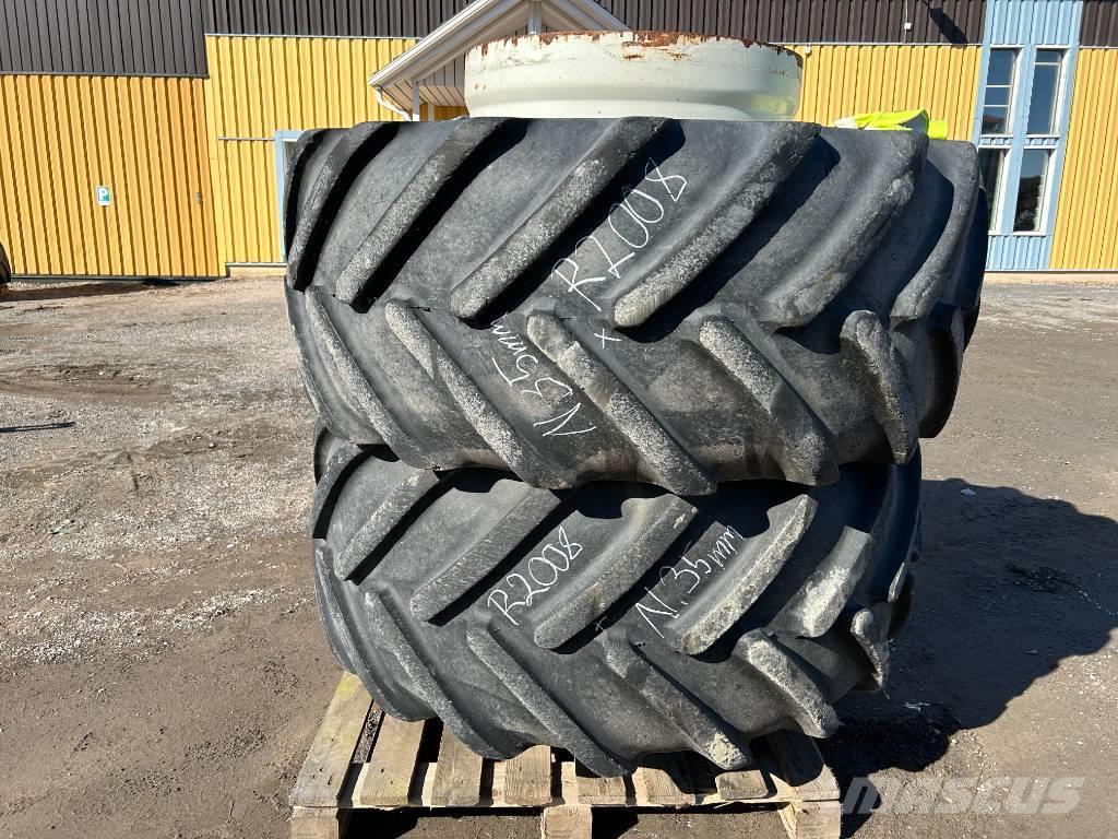 Michelin paripyörät sovitteilla + kuvan ketjut 600/70R30 Ruedas dobles