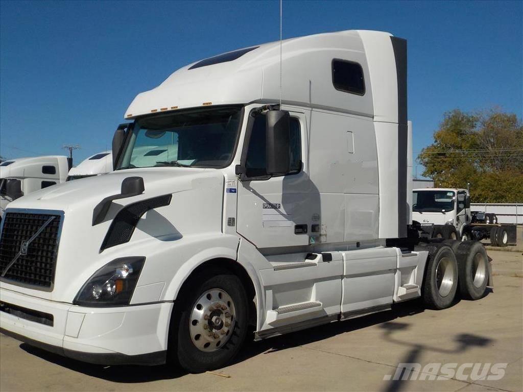 Volvo VNL 670 Camiones tractor