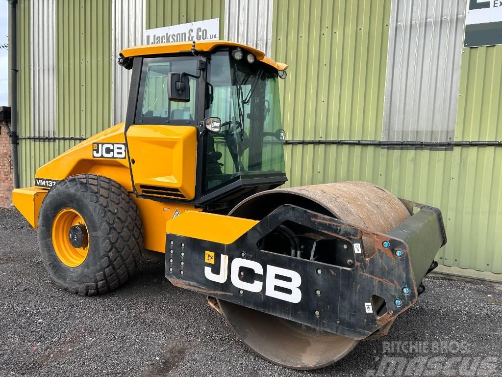 JCB VM 137 Rodillos de un solo tambor