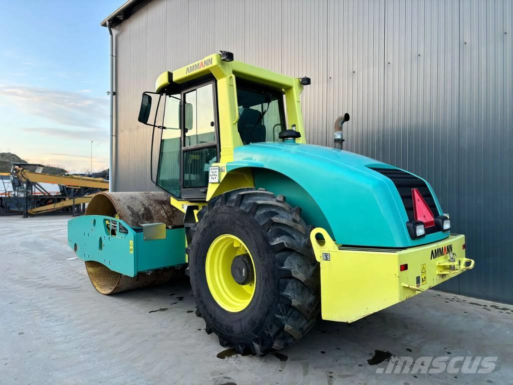 Ammann ASC110 HD Rodillos de un solo tambor