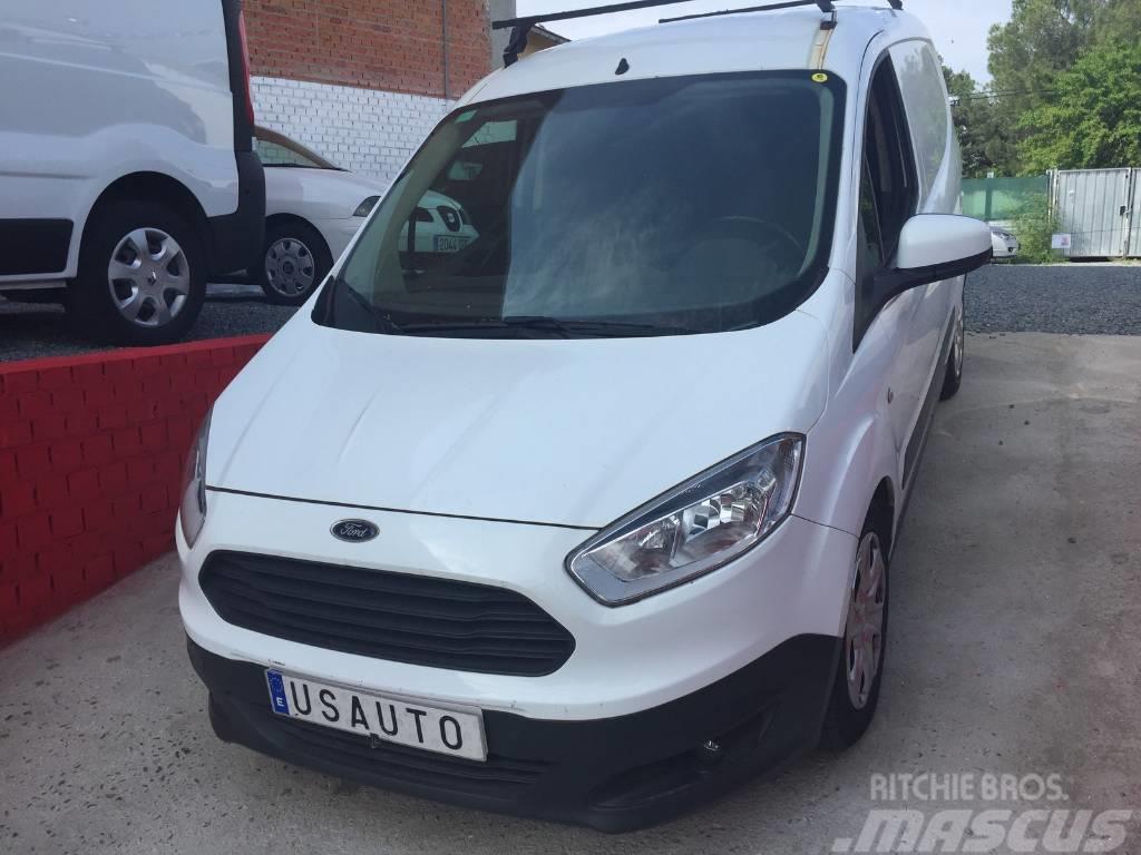 Ford Courier Vehículos de caha cerrada