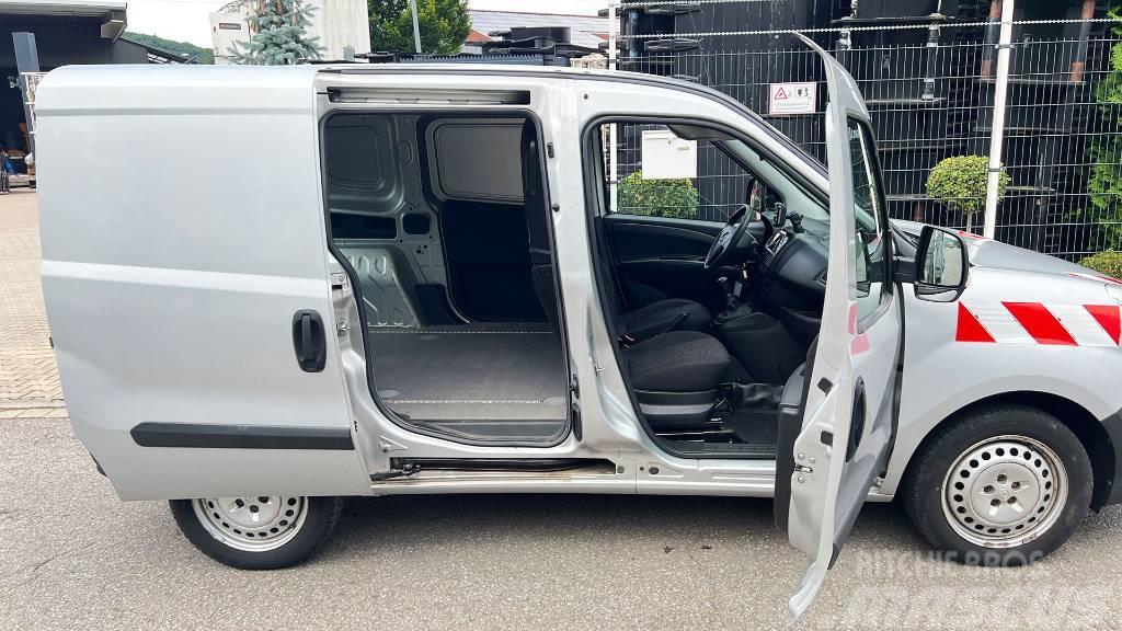 Opel Combo Vehículos de caha cerrada