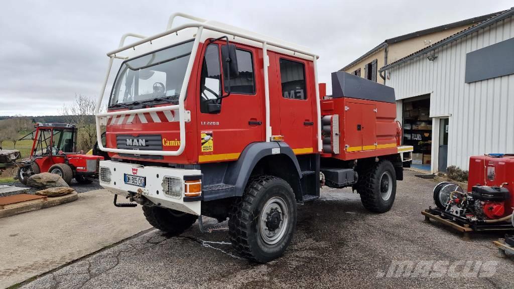 MAN LE 220B Camiones de bomberos