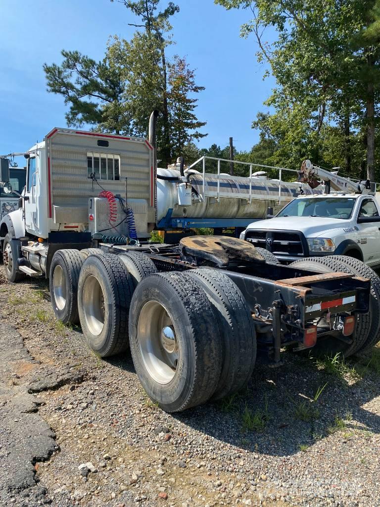 Mack GU713 Camiones tractor