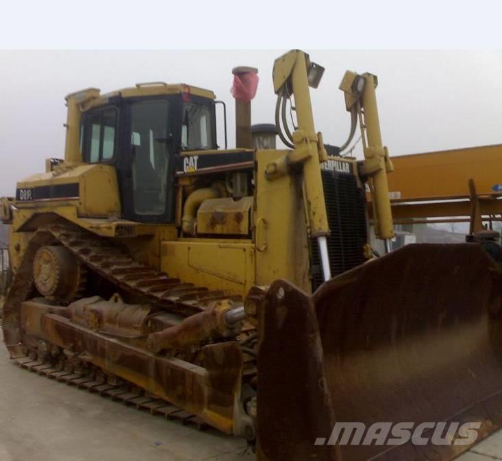 CAT D8R Buldozer sobre oruga