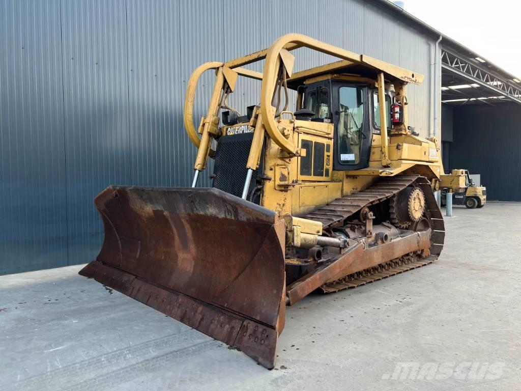 CAT D7H Buldozer sobre oruga