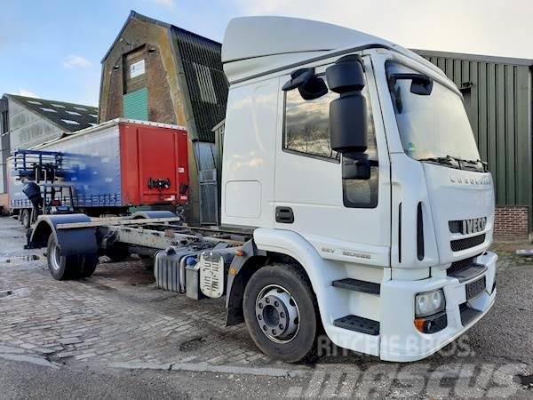 Iveco 120E22 Camiones con chasís y cabina