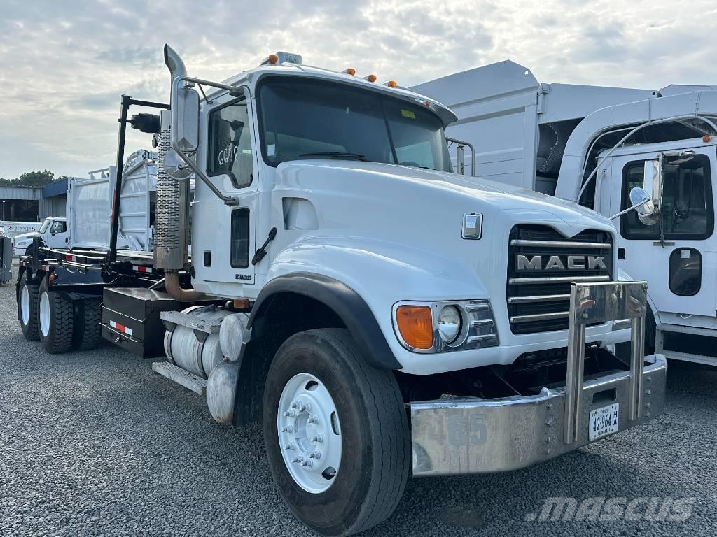 Mack CV 713 Camiones desmontables