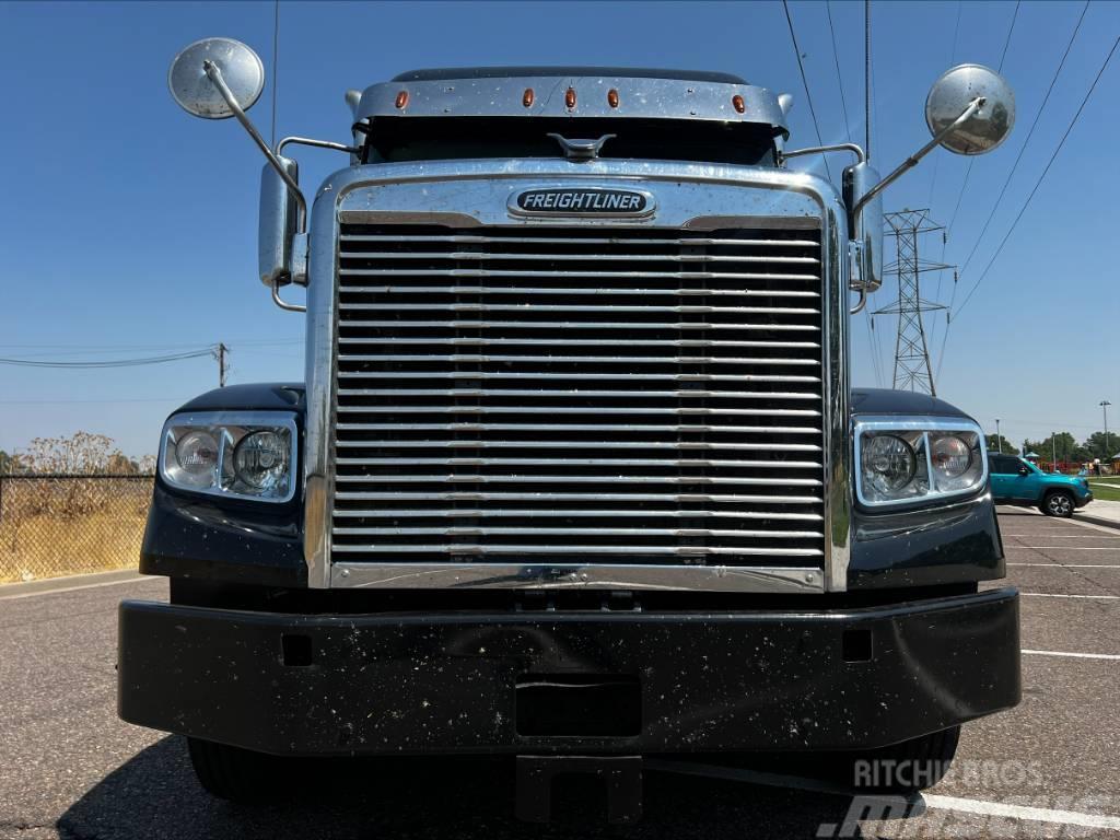 Freightliner 122 SD Camiones tractor