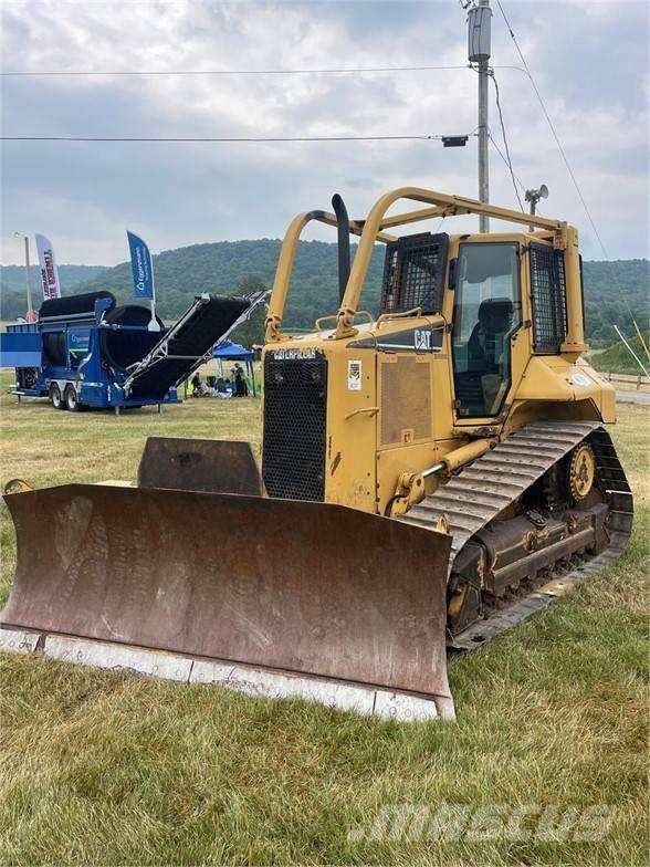 CAT D5N Buldozer sobre oruga