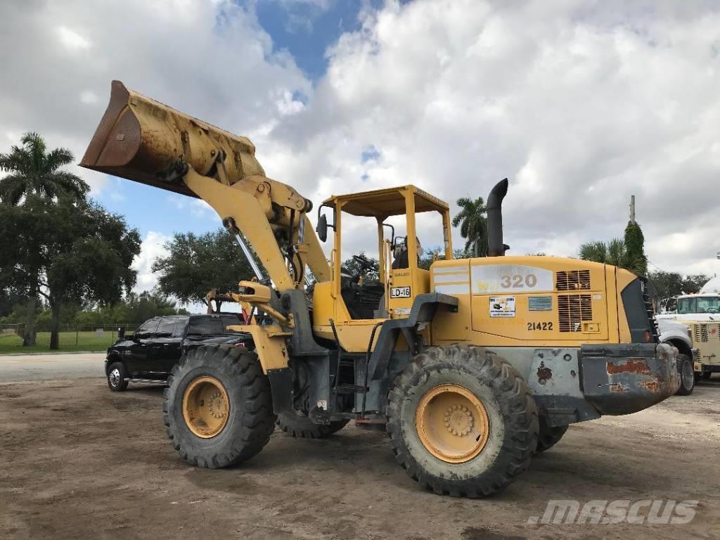 Komatsu WA320-5 Cargadoras sobre ruedas