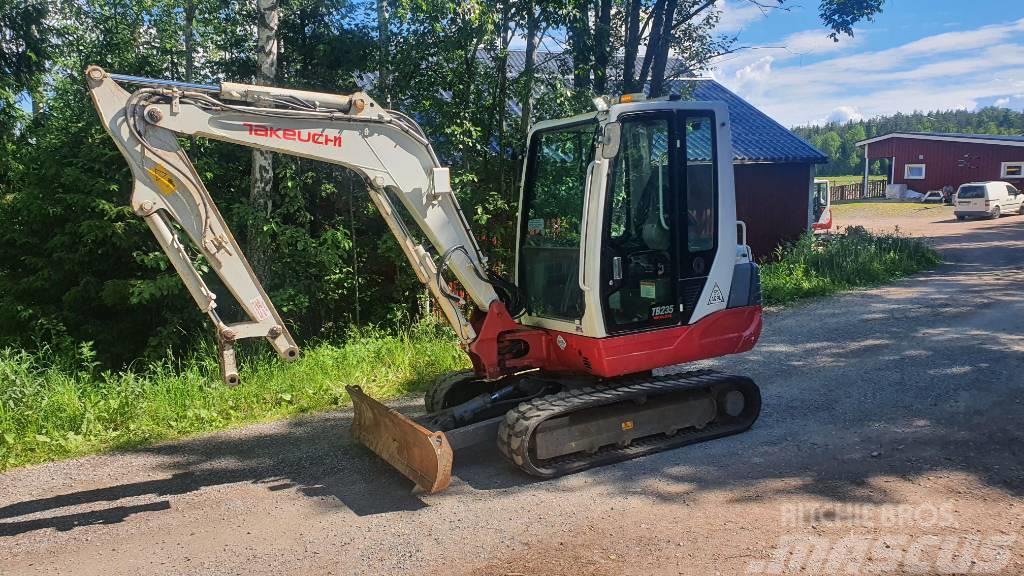 Takeuchi TB235 Miniexcavadoras