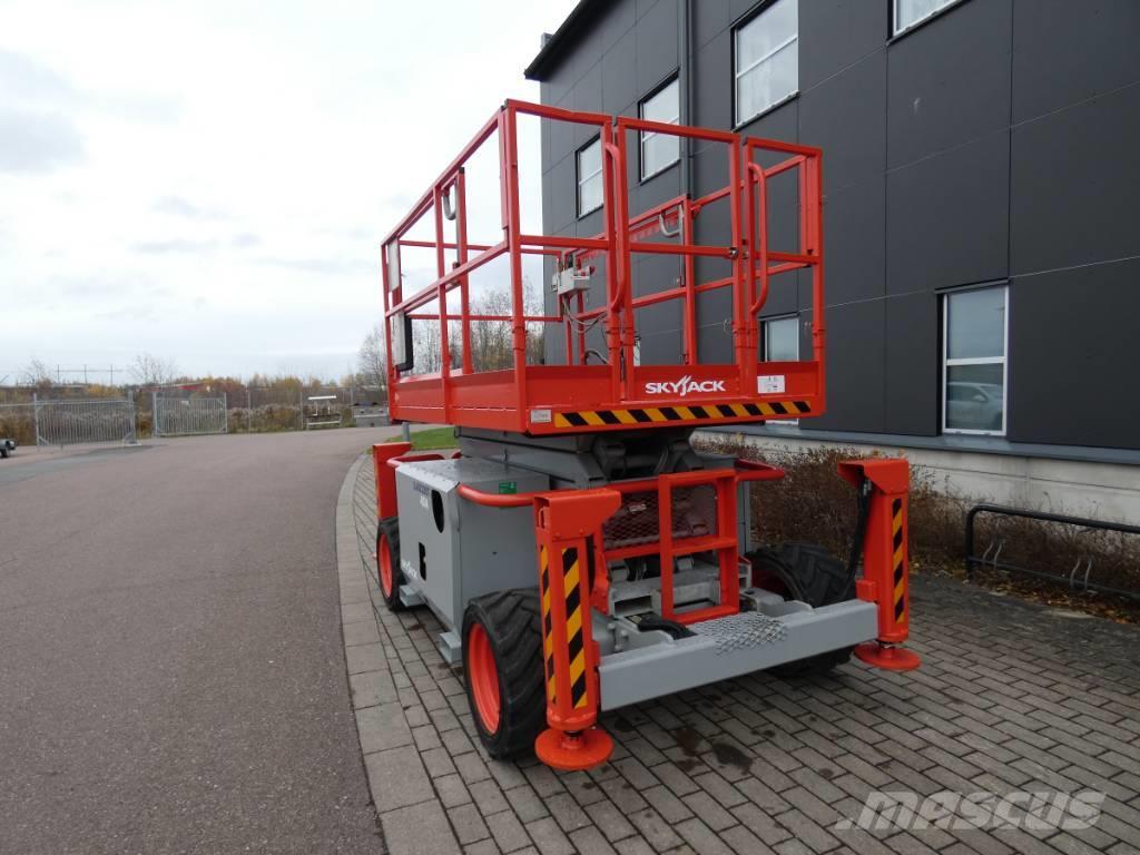 SkyJack 6832RTE Saxlift Plataformas tijera