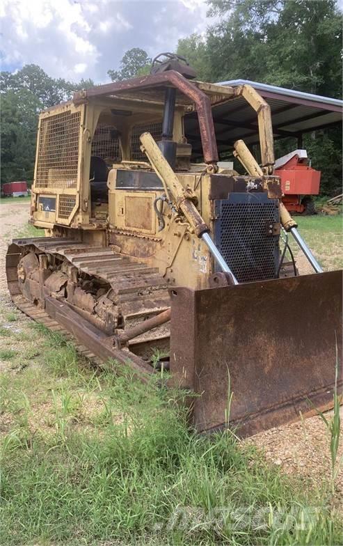 CAT D6E Buldozer sobre oruga