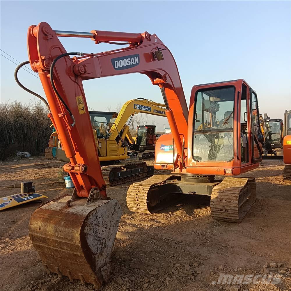 Doosan DH 70 Excavadoras sobre orugas