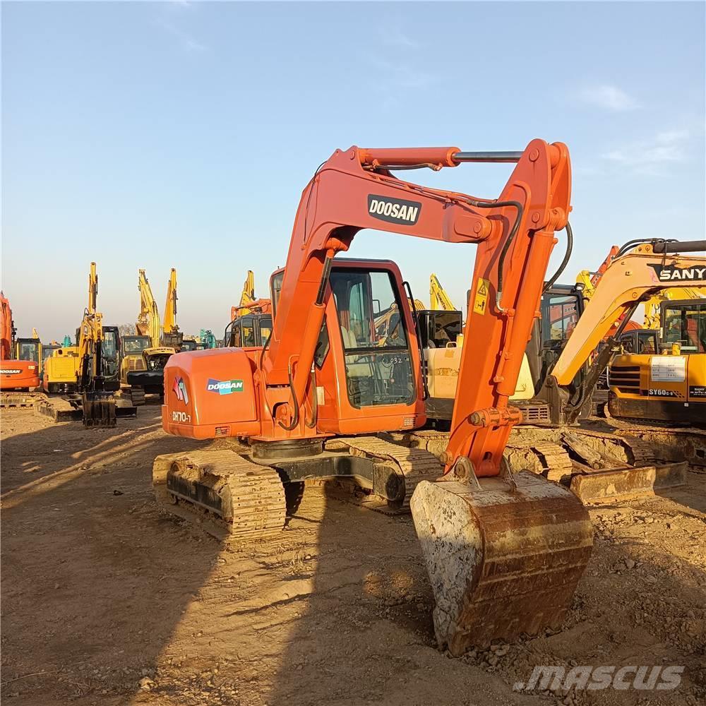 Doosan DH 70 Excavadoras sobre orugas