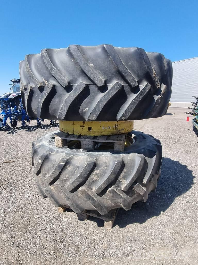 Goodyear 620-70R42 Ruedas dobles