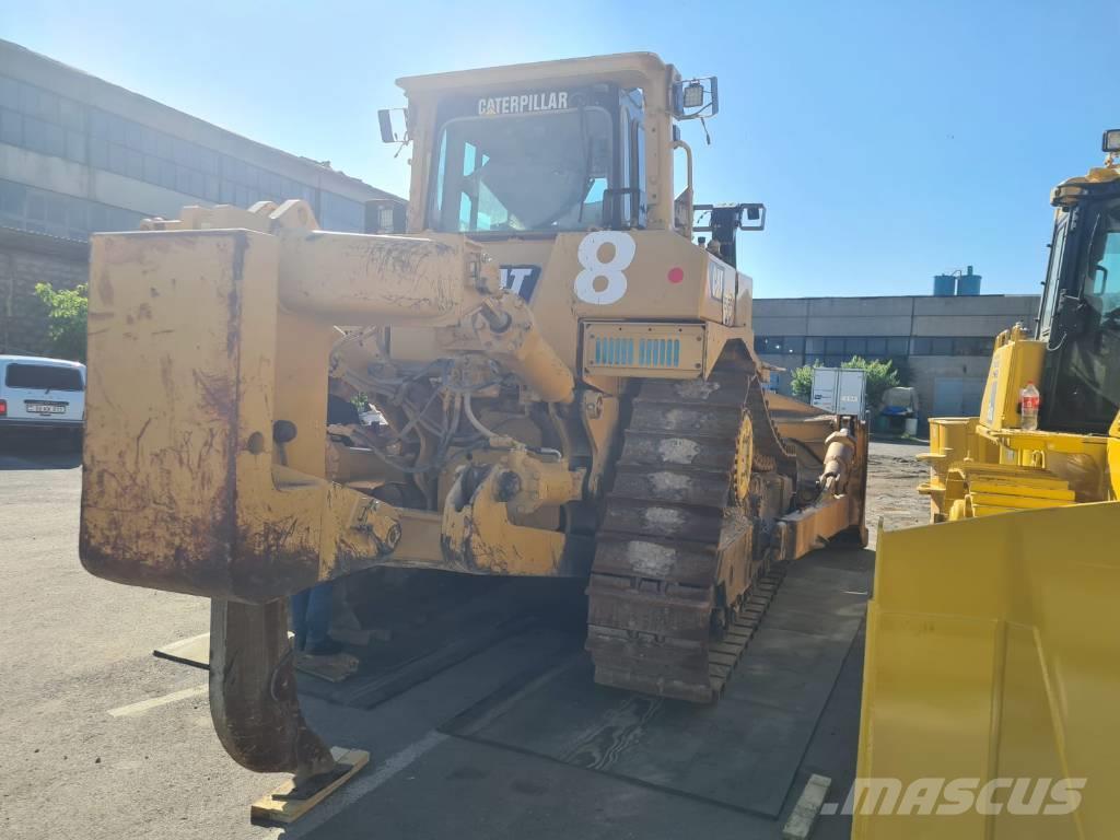 CAT D8R Buldozer sobre oruga