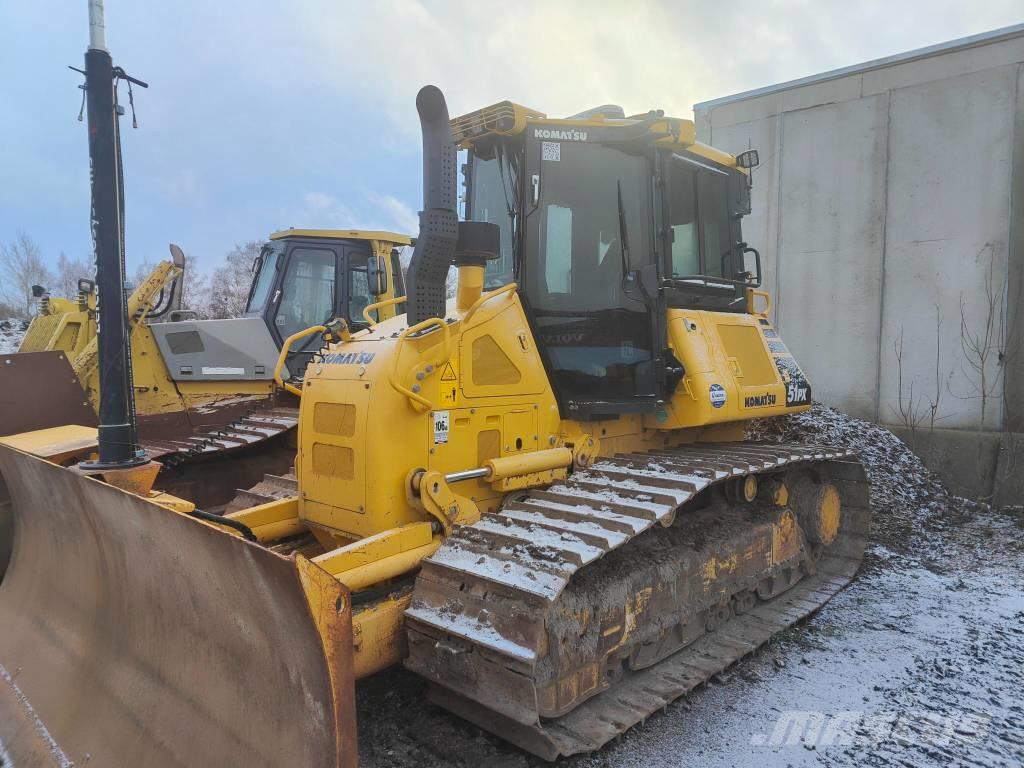 Komatsu D51PX-24 Buldozer sobre oruga