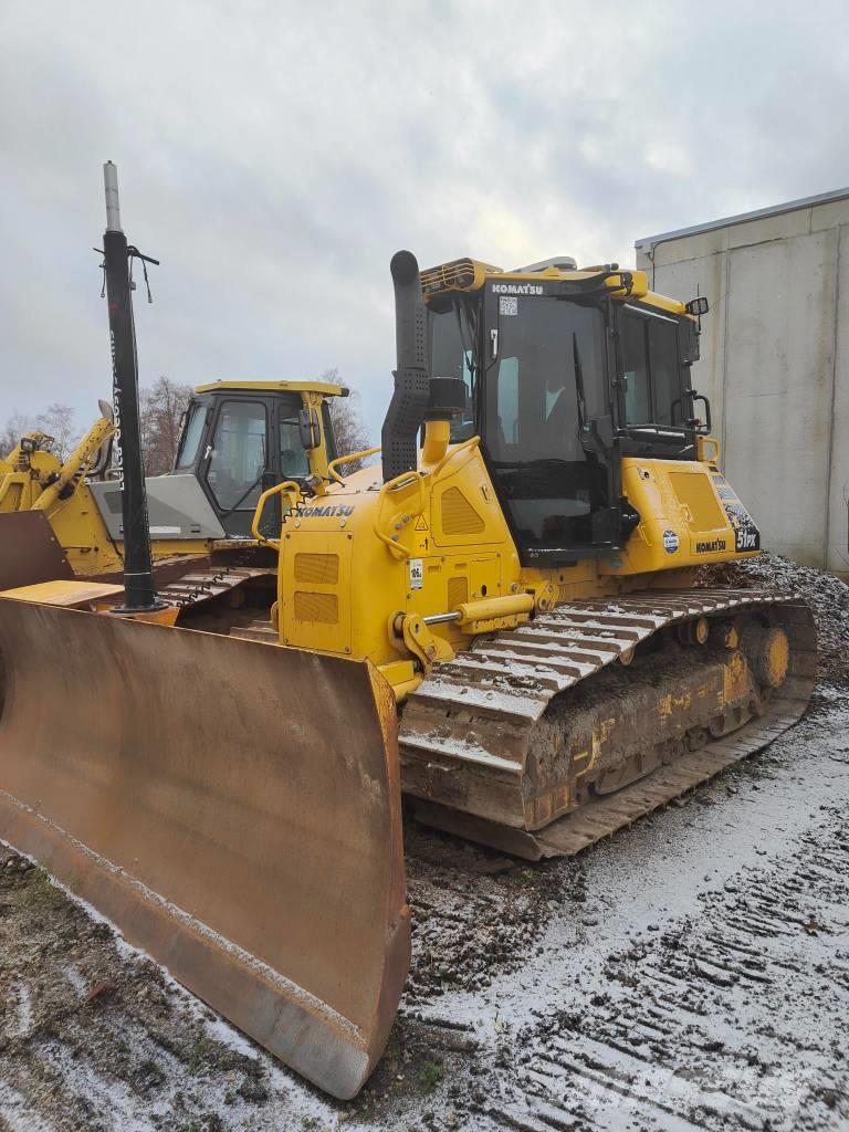 Komatsu D51PX-24 Buldozer sobre oruga