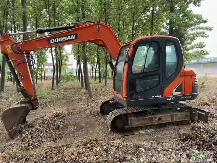 Doosan DX75 Excavadoras sobre orugas