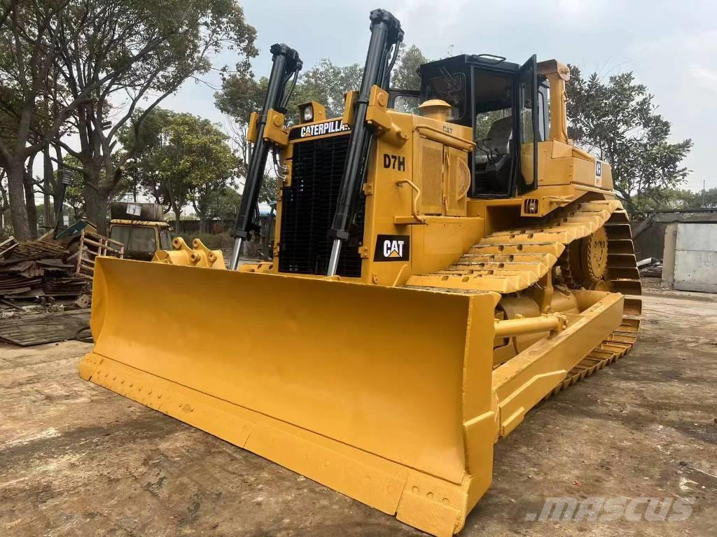 CAT D7H Buldozer sobre oruga