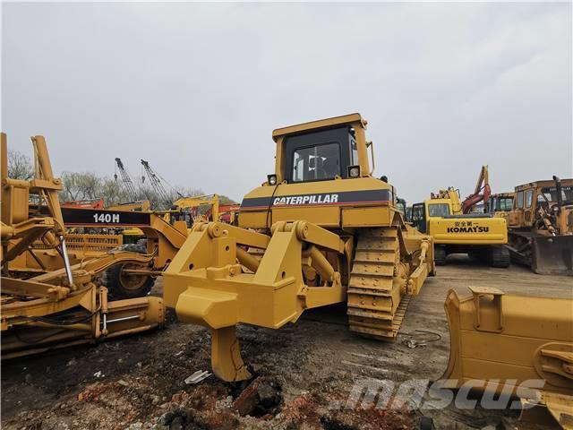 CAT D7H Buldozer sobre oruga