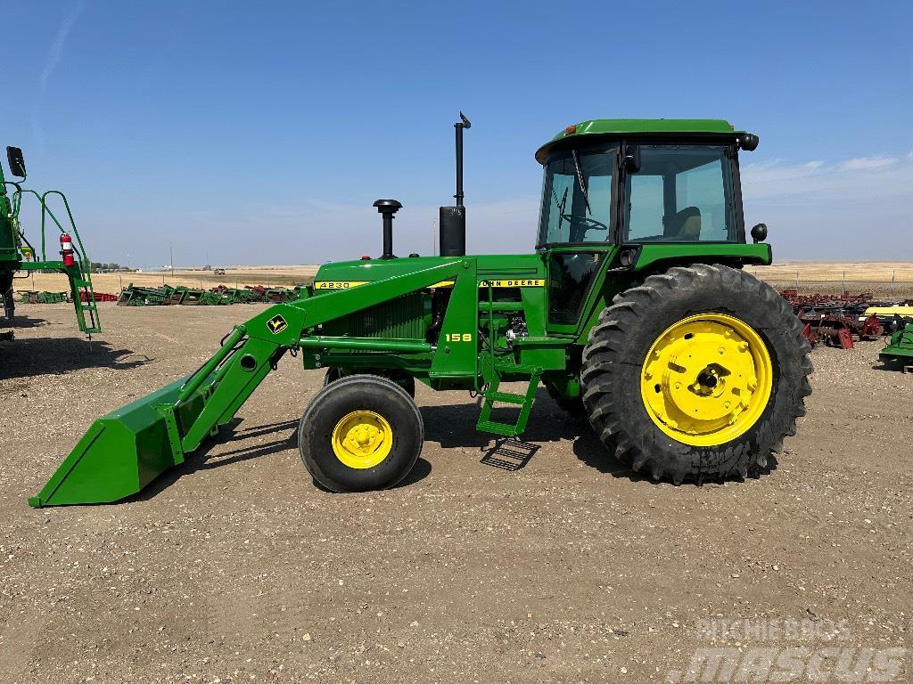 John Deere 4230 Tractores