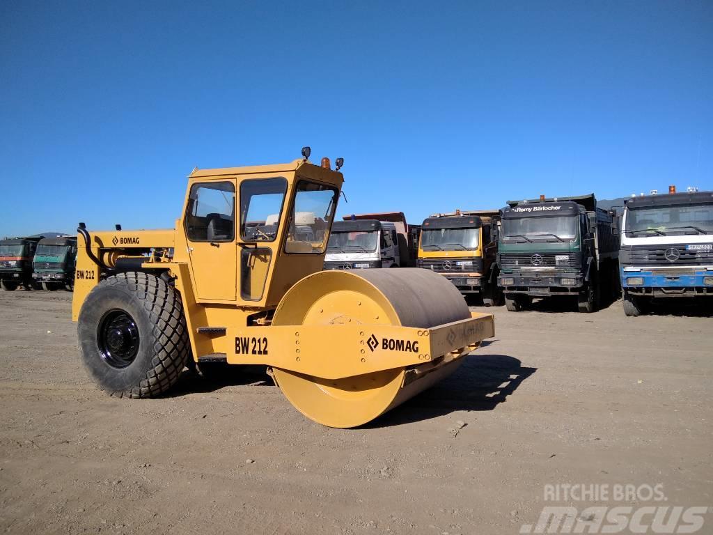 Bomag BW 212 Rodillos de un solo tambor