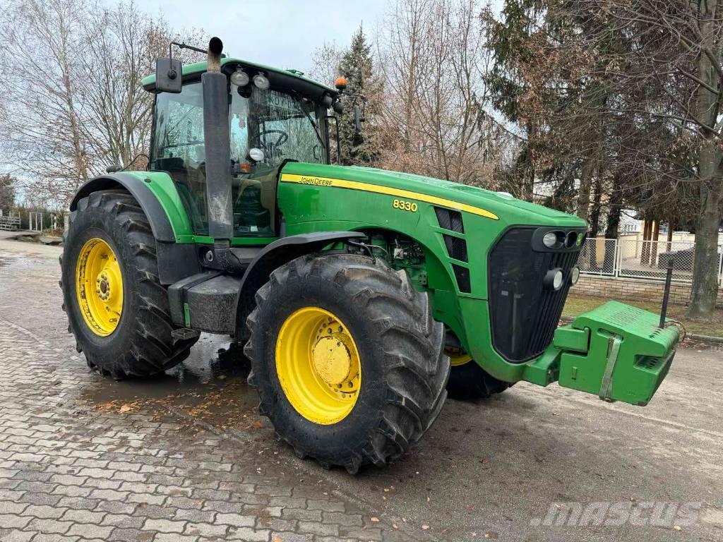 John Deere 8330 Tractores