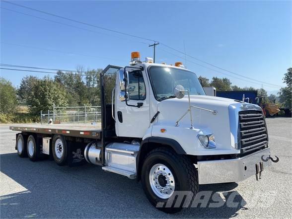 Freightliner 114SD Camiones de cama baja