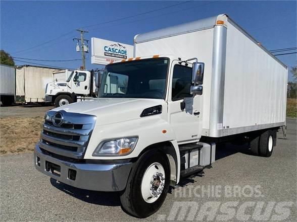 Hino 338 Camiones con caja de remolque