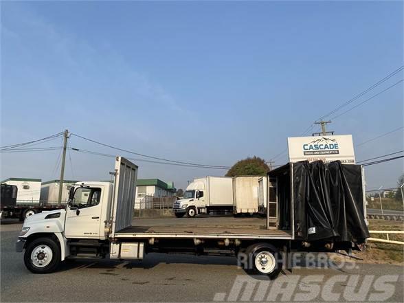 Hino 338 Camiones de caja de lona